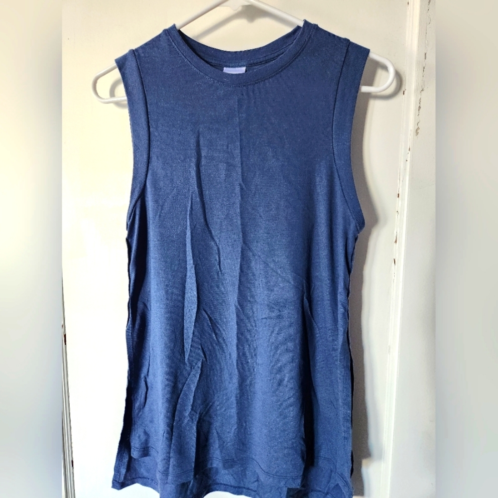 Athletic top